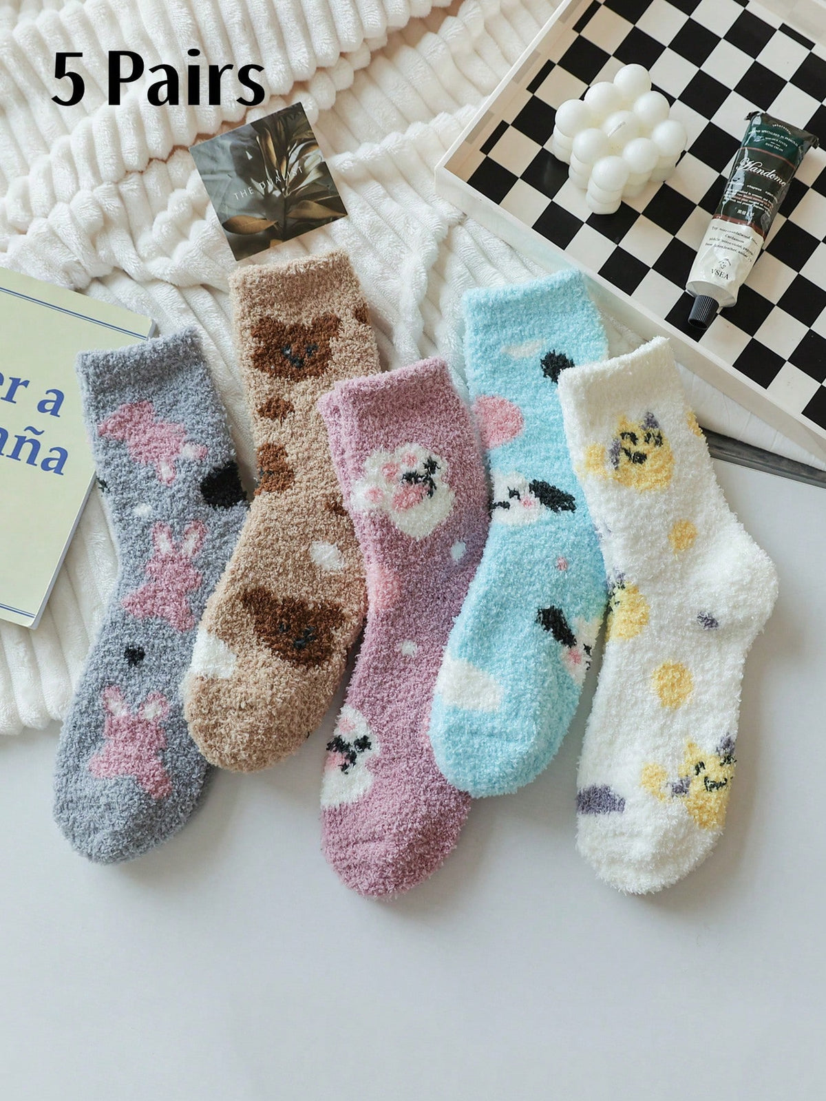 5 Pairs Thickened And Warm Winter Floor Socks For Women, Featuring Small Bear Pattern, Mid-Calf Length