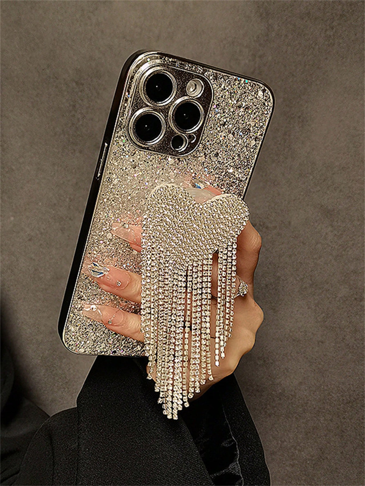 Silver Y2k Luxurious Electroplated Glitter & Rhinestone Heart Tassel Phone Case Compatible With IPhone 14 Pro Max/14 Pro/14, IPhone 15 Pro Max/15 Pro/15, IPhone 13 Pro Max/13 Pro, Niche Design, Anti-F