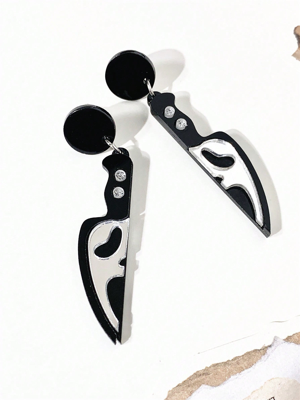 1pair Exaggerated Halloween Ghost Face Dagger Design Earrings For Women