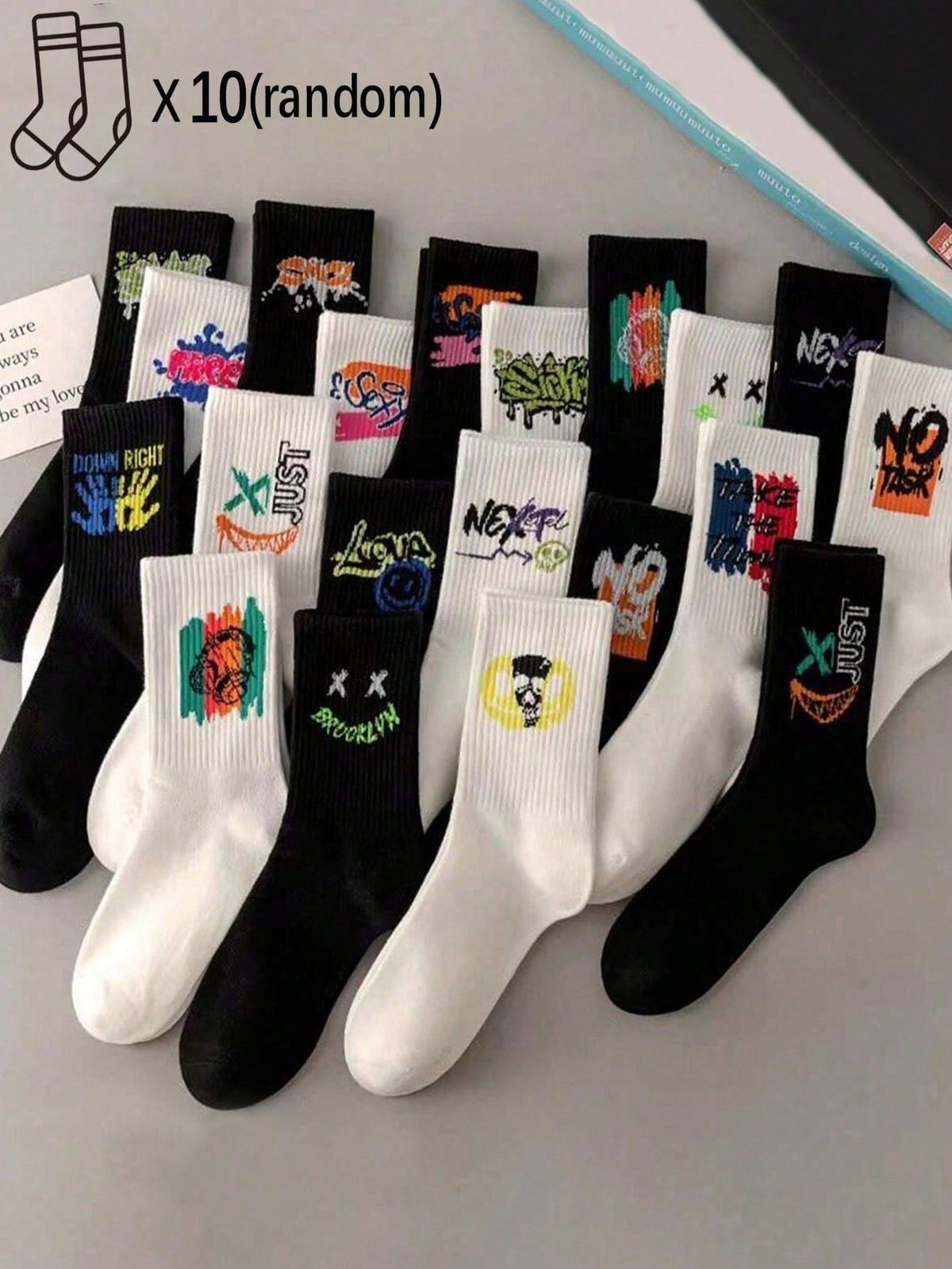 10pairs Random Black-and-white Men's Street Style Casual Sporty Graffiti Mid-calf Socks